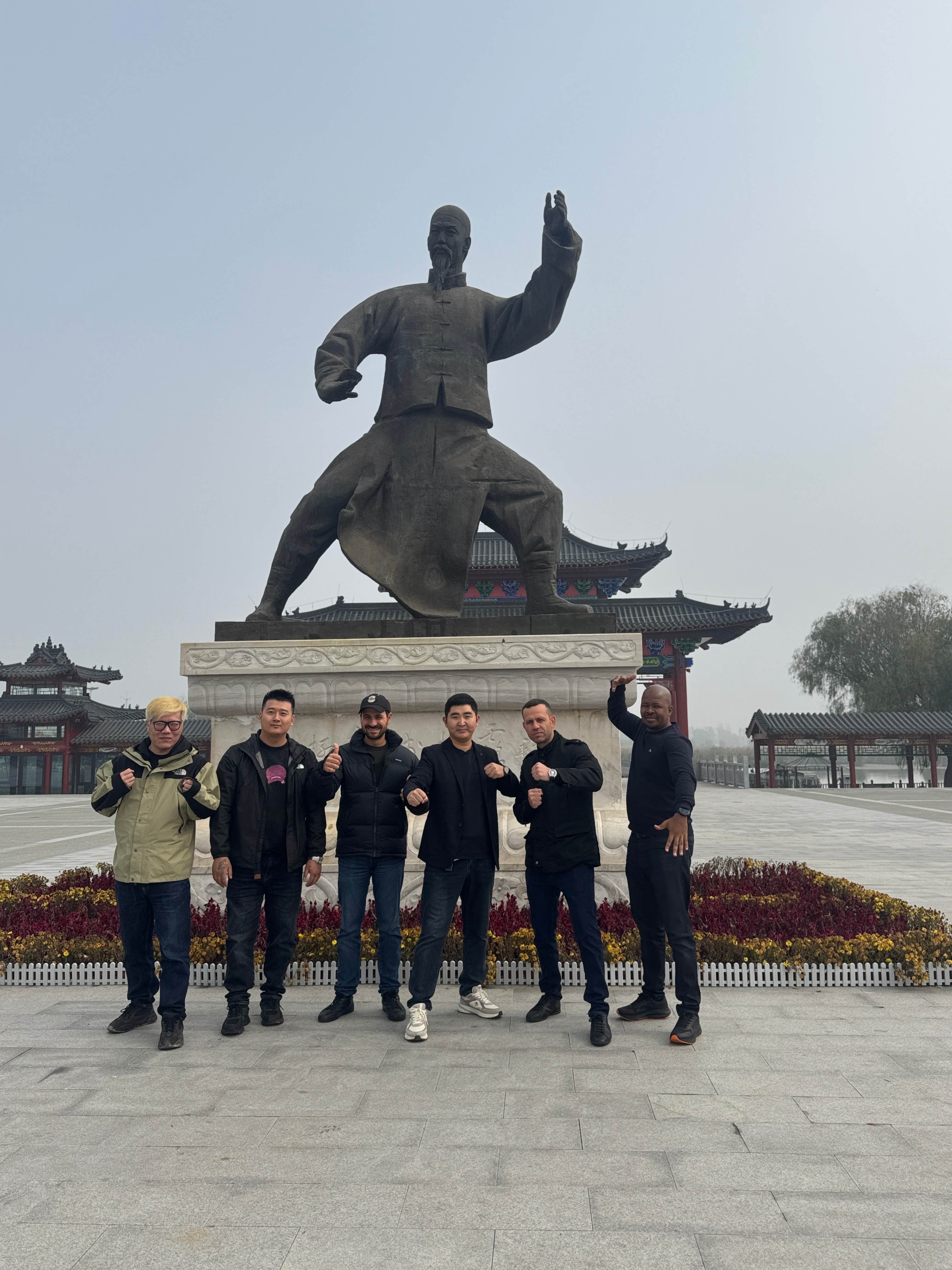 Welcome foreign friends to visit